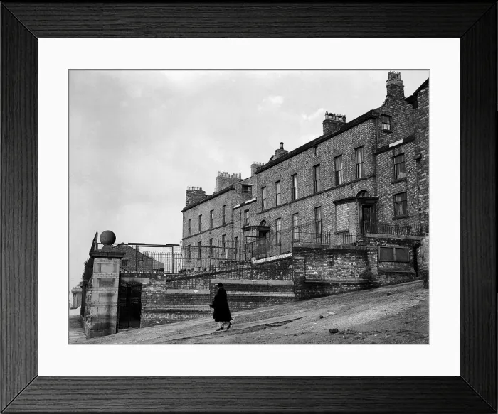 Framed Print : The Streets of Liverpool. 11th November 1949 Framed Print : The Streets of Liverpool. 11th November 1949