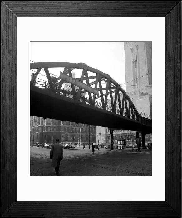 Framed Print : The Overhead Railway Bridge in Liverpool 1955 A©Mirrorpix Framed Print : The Overhead Railway Bridge in Liverpool 1955 A©Mirrorpix
