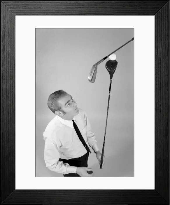 Framed Print : Entertainment: Juggling: Juggler Rob Murray doing his thing with three golf clubs Framed Print : Entertainment: Juggling: Juggler Rob Murray doing his thing with three golf clubs