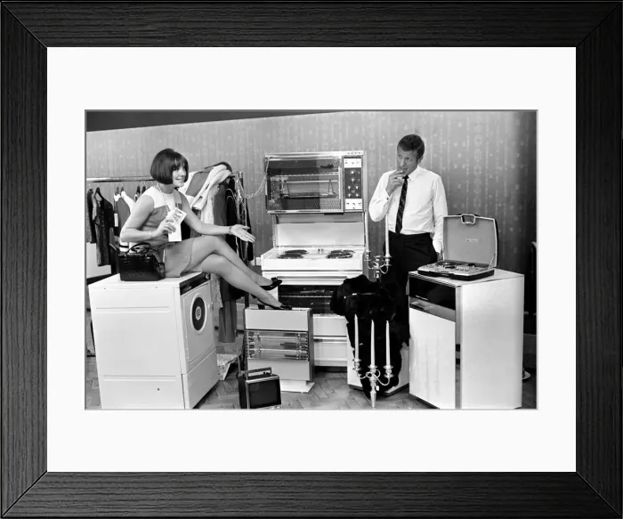 Framed Print : A man a woman living in a sububan area of Manchester at home. November 1969 Z11203-009 Framed Print : A man a woman living in a sububan area of Manchester at home. November 1969 Z11203-009