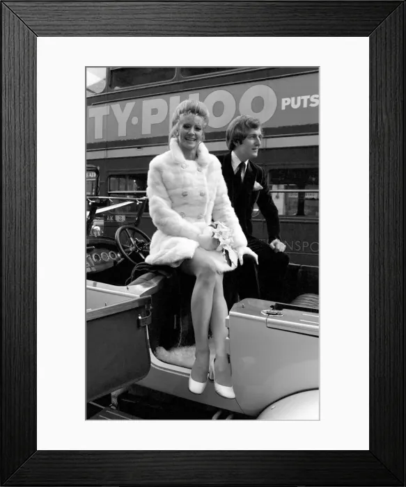 Framed Print : Actess and top model Vicki Hodge today married Ian Heath, who is in advertising Framed Print : Actess and top model Vicki Hodge today married Ian Heath, who is in advertising