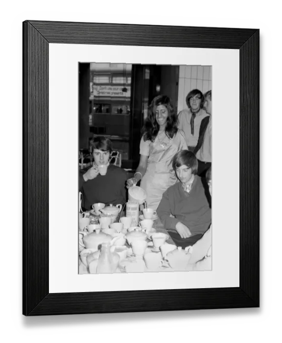 Framed Print : Individual leader was 19 year old Welshmen Mike Jones who after 15 hours in the Indian