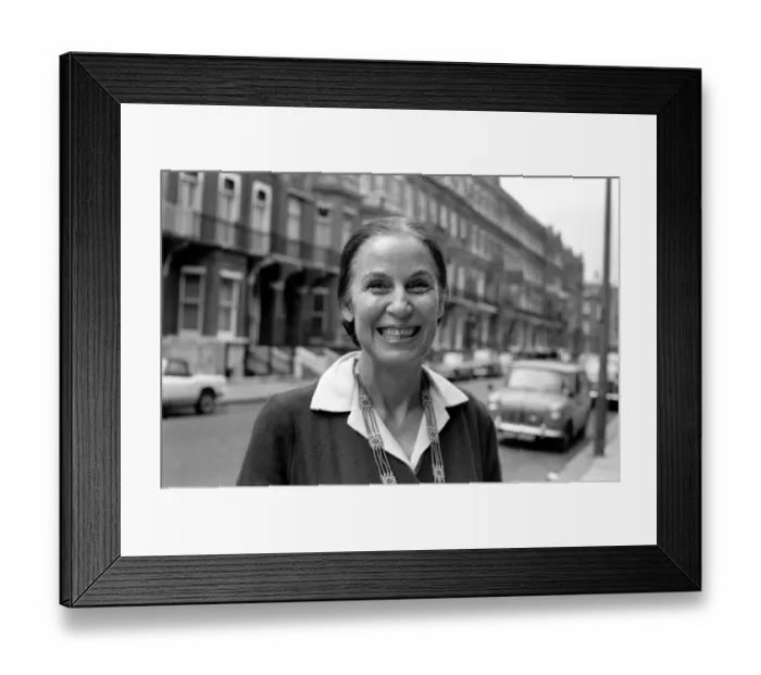 Framed Print : American writer Helen Lawrenson in London. November 1969 Z11388