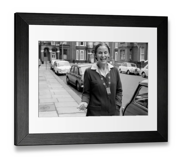 Framed Print : American writer Helen Lawrenson in London. November 1969 Z11388-002 Framed Print : American writer Helen Lawrenson in London. November 1969 Z11388-002