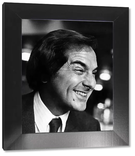 Bob Monkhouse pictured in Manchesters plush Piccadilly Hotel. June 1971 P011418