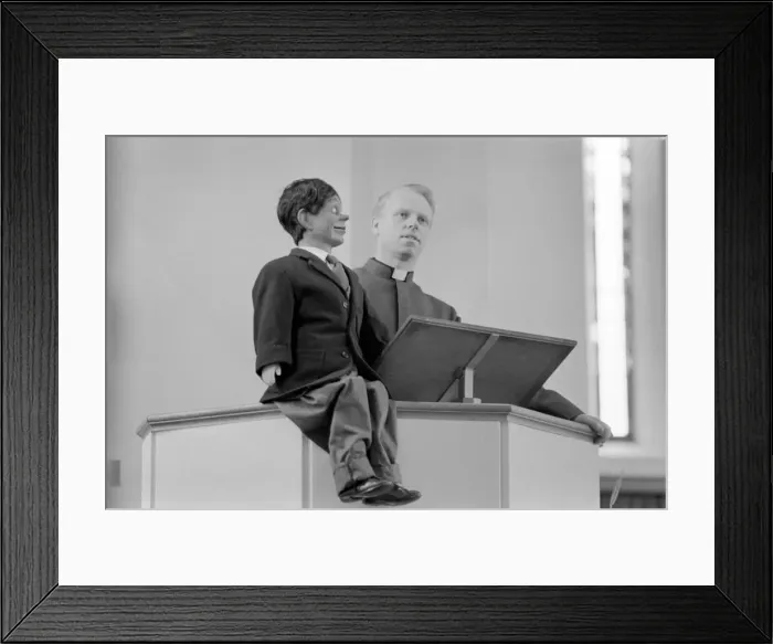 Framed Print : Birmingham Vicar, The Rev. Martin Tunnicliffe (38) from all Saints, shard end