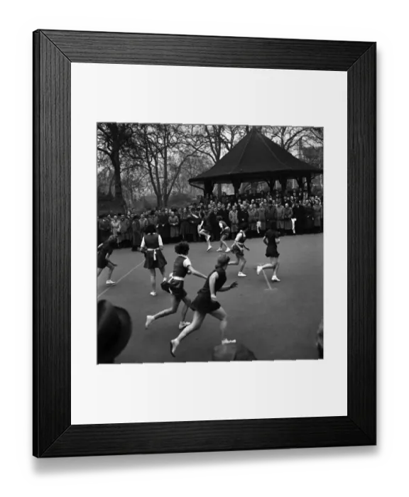 Framed Print : Girls playing netball In Lincolns Inn Fields. November 1952 C5606
