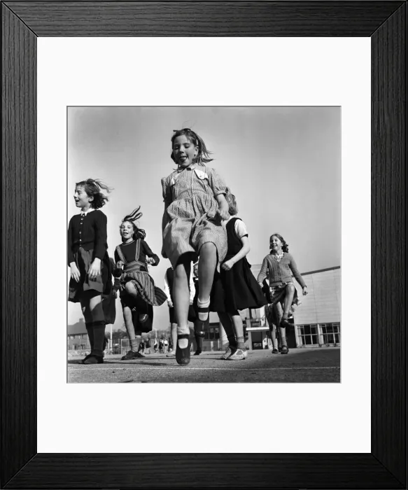 Framed Print : Girls playing in the playground at Bessemer Primary School, Dulwich Framed Print : Girls playing in the playground at Bessemer Primary School, Dulwich