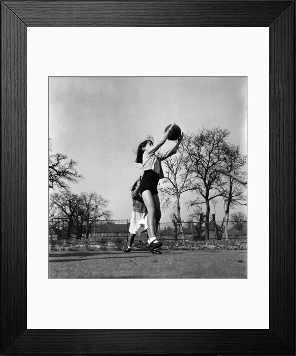 Framed Print : Girls playing in the playground at Bessemer Primary School, Dulwich Framed Print : Girls playing in the playground at Bessemer Primary School, Dulwich
