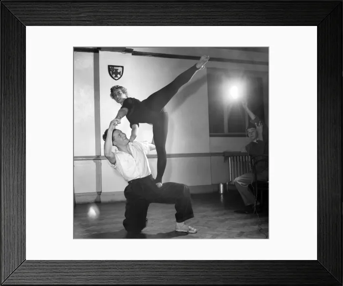 Framed Print : Peter Moir and Brenda Debbie of Kings College in Newcastle practising dancing moves