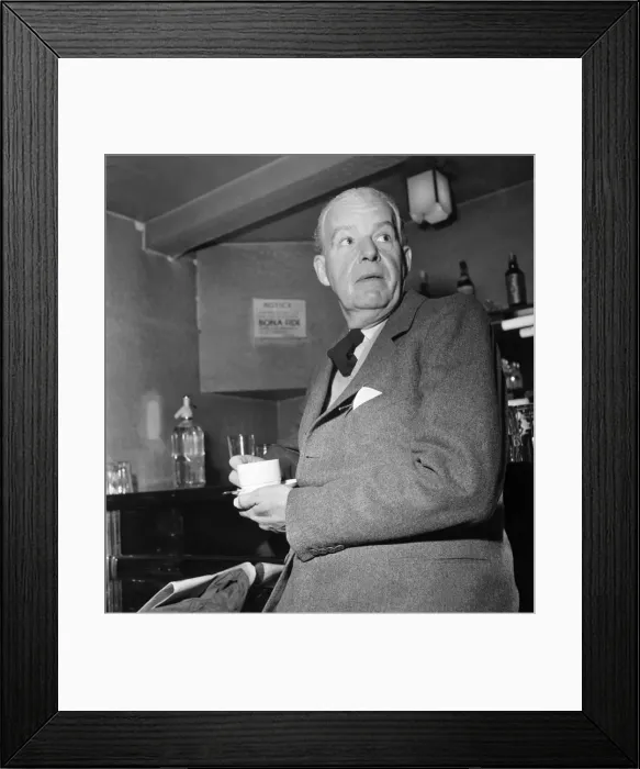 Framed Print : Actor Alfred Lunt starring in the play Quadrille. September 1952 C4783 Framed Print : Actor Alfred Lunt starring in the play Quadrille. September 1952 C4783