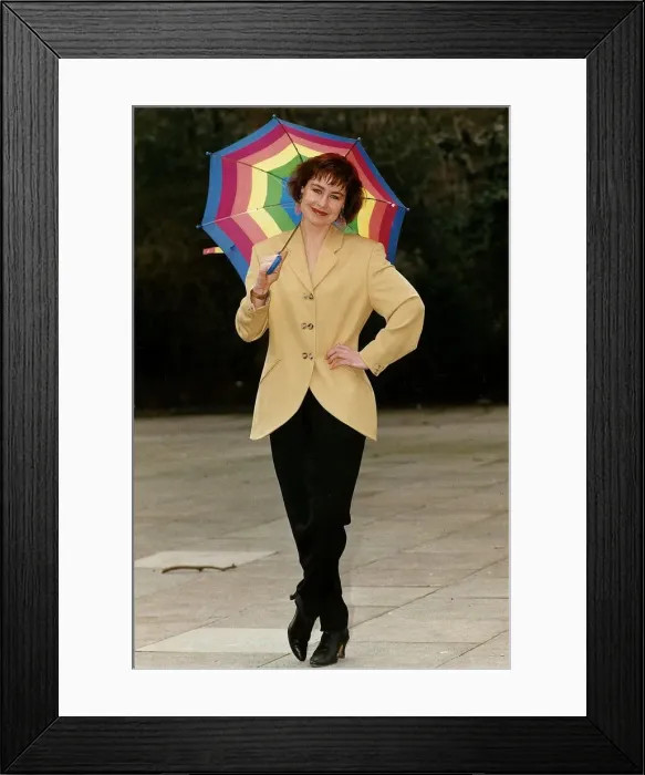 Framed Print : Sian LLoyd TV Weather Girl