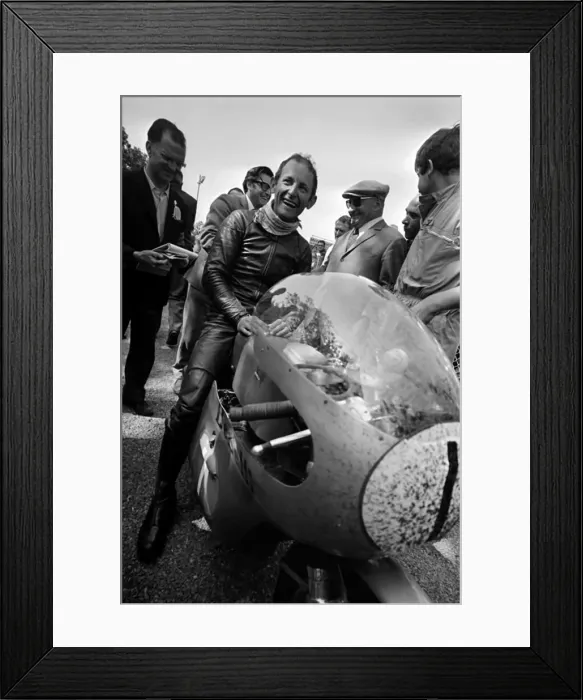 Framed Print : Sport Motorcycling: Isle of man TT Racing Production 250CC Class