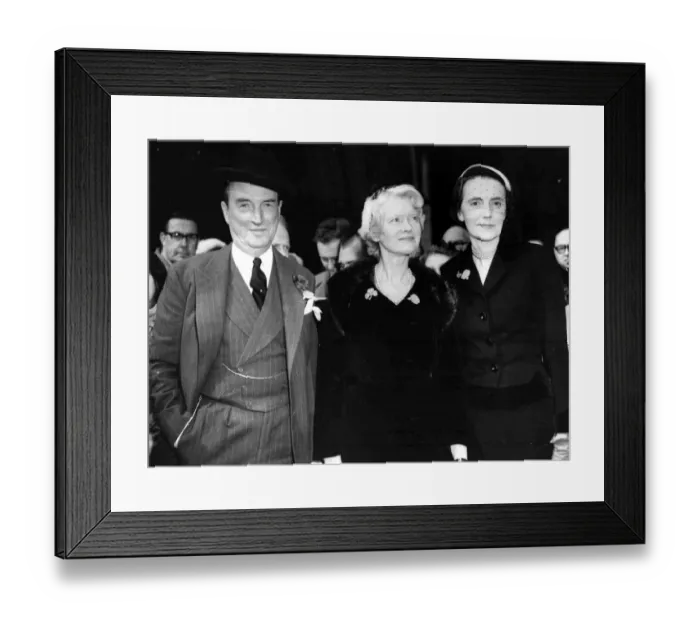 Framed Print : The case of slander against the Duchess of Argyll. L-R Duke of Argyll Framed Print : The case of slander against the Duchess of Argyll. L-R Duke of Argyll