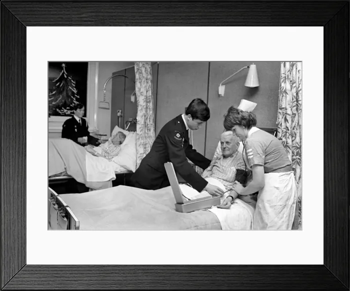 Framed Print : Volunteer Labour in Hospitals. 15 year old Grammar schoolboy Peter Teague