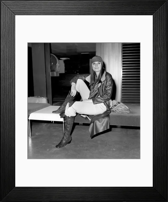 Framed Print : Entertainment. Music: Singer Sandie Shaw leaving London Airport for Madrid for a Framed Print : Entertainment. Music: Singer Sandie Shaw leaving London Airport for Madrid for a