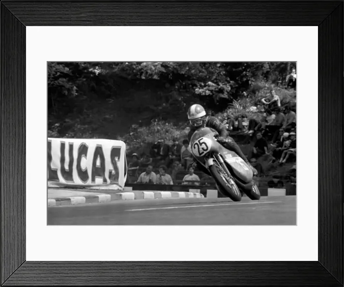Framed Print : Sport Motorcycling: Isle of man TT Racing Production 250CC Class Framed Print : Sport Motorcycling: Isle of man TT Racing Production 250CC Class
