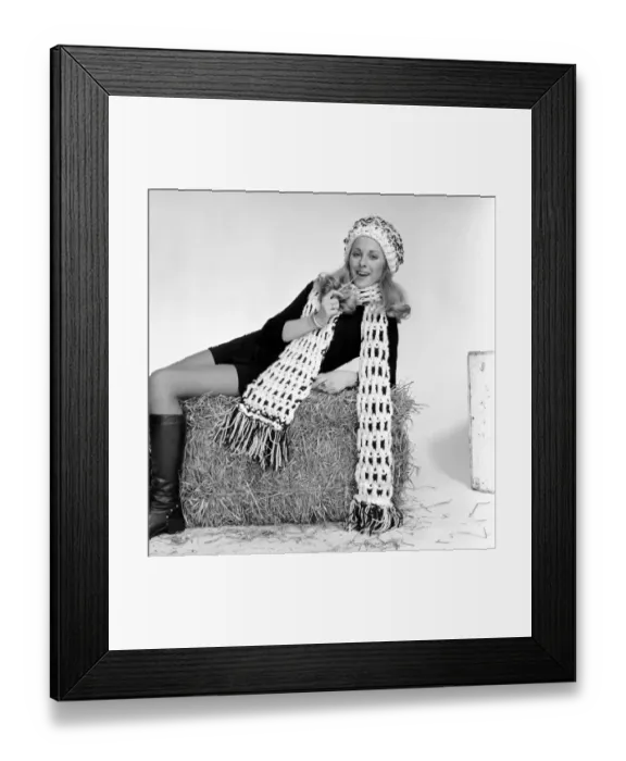 Framed Print : Model: 21 year old Carole Roddick. Pictures of Carole taken in the studio wearing