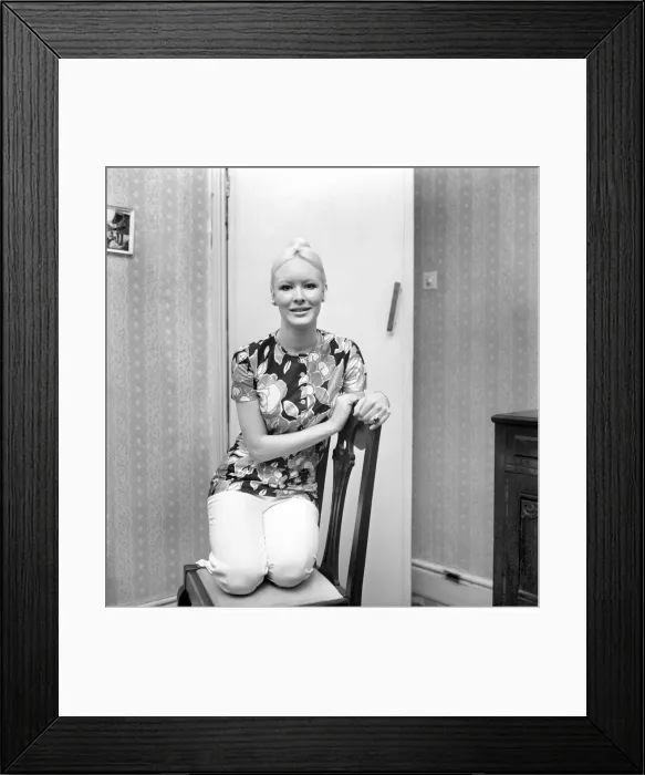 Framed Print : Susan Bradley 21 year old Manchester model prepares to fly off the Rome for her wedding