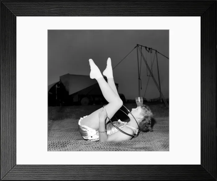 Framed Print : Shirley Tate, member of Stanley Rayners Circus at Sheerness Framed Print : Shirley Tate, member of Stanley Rayners Circus at Sheerness