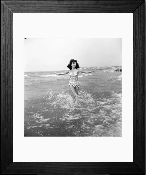 Framed Print : Beach Glamour: Having holiday fun in the sun at Minnis Bay near Margate, Kent Framed Print : Beach Glamour: Having holiday fun in the sun at Minnis Bay near Margate, Kent