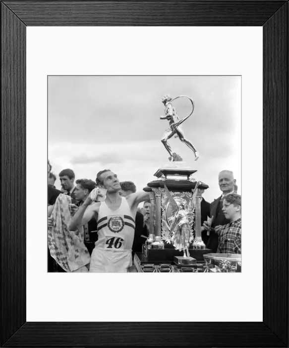 Framed Print : Kinnaird Trophy Meeting at Chiswick, Athletics Gordon Pirie wins the 3000 meters Framed Print : Kinnaird Trophy Meeting at Chiswick, Athletics Gordon Pirie wins the 3000 meters