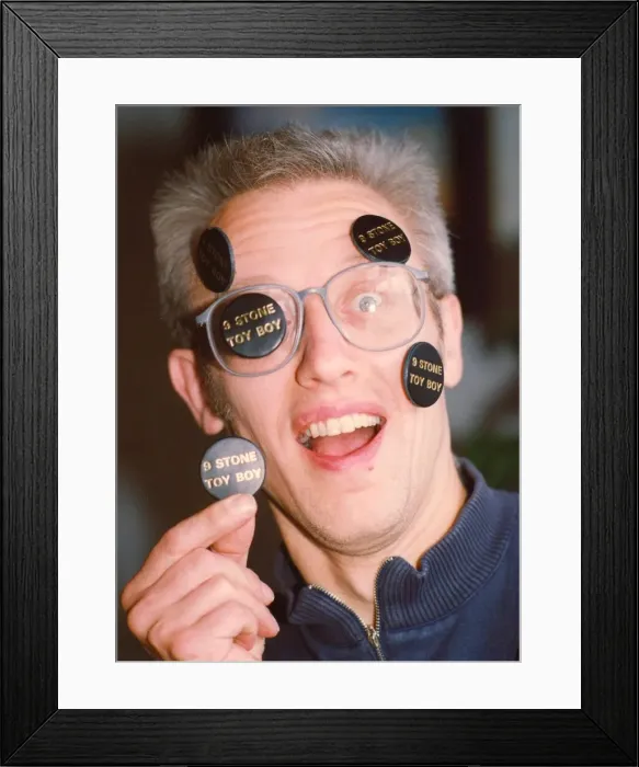 Framed Print : Ray Laidlaw, drummer of Lindisfarne promoting badges for Operation Lifeforce Framed Print : Ray Laidlaw, drummer of Lindisfarne promoting badges for Operation Lifeforce