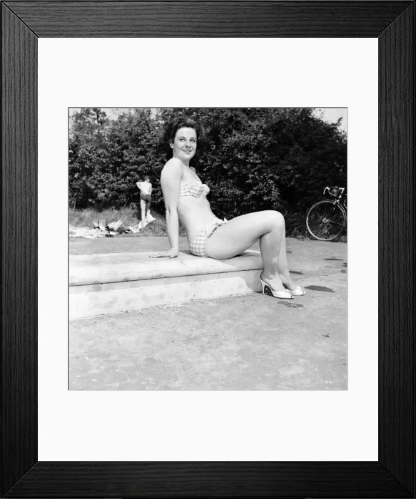Framed Print : Galleon Pool: 21 year old Wendy Newgrosh from Prestwich Lanes. June 1960 M4290-009 Framed Print : Galleon Pool: 21 year old Wendy Newgrosh from Prestwich Lanes. June 1960 M4290-009