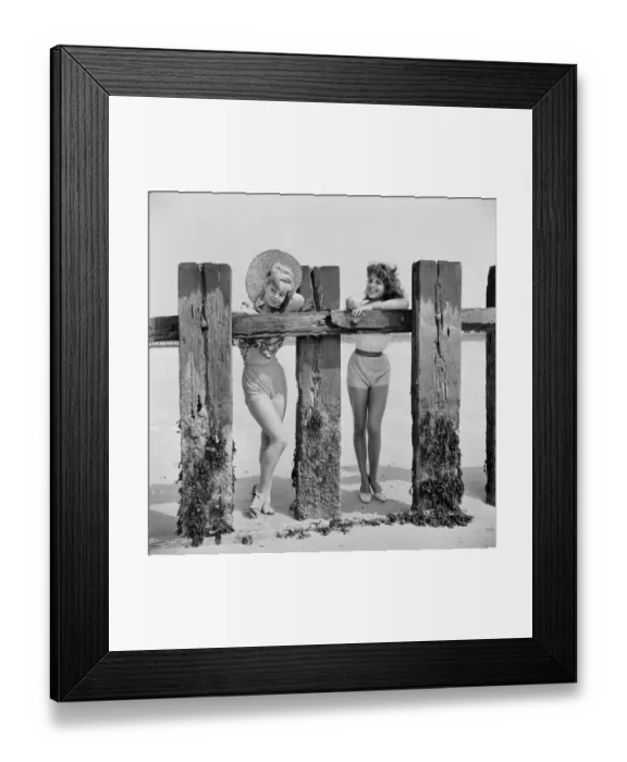 Framed Print : Beach Glamour: Having holiday fun in the sun at Minnis Bay near Margate, Kent