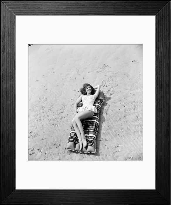Framed Print : Beach Glamour: Having holiday fun in the sun at Minnis Bay near Margate, Kent Framed Print : Beach Glamour: Having holiday fun in the sun at Minnis Bay near Margate, Kent