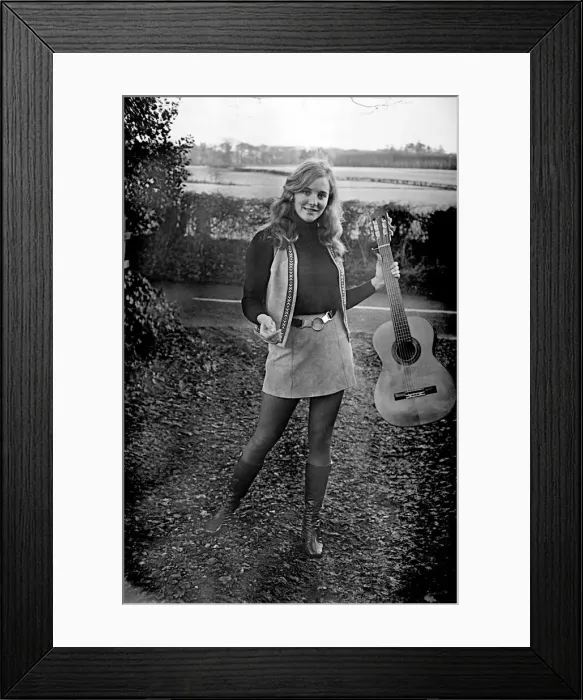 Framed Print : Woman playing musical instrument Maria Tanstall (19 Framed Print : Woman playing musical instrument Maria Tanstall (19