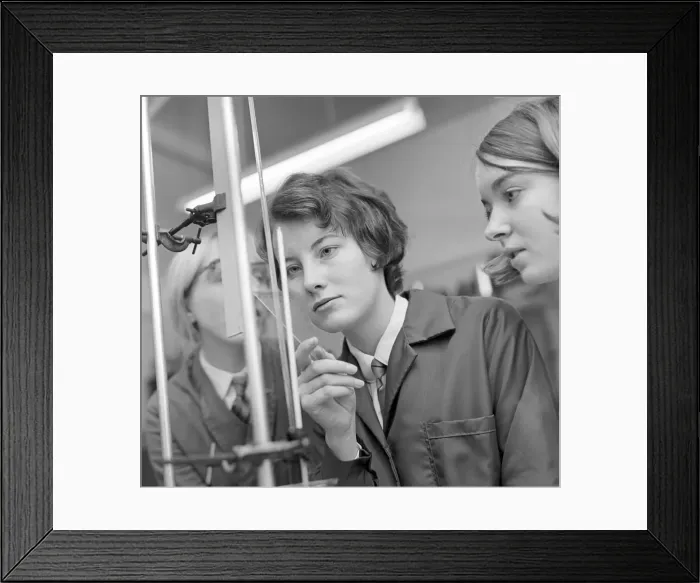 Framed Print : Susan Bowden at work in the science lab at school. December 1969 Z11991 Framed Print : Susan Bowden at work in the science lab at school. December 1969 Z11991