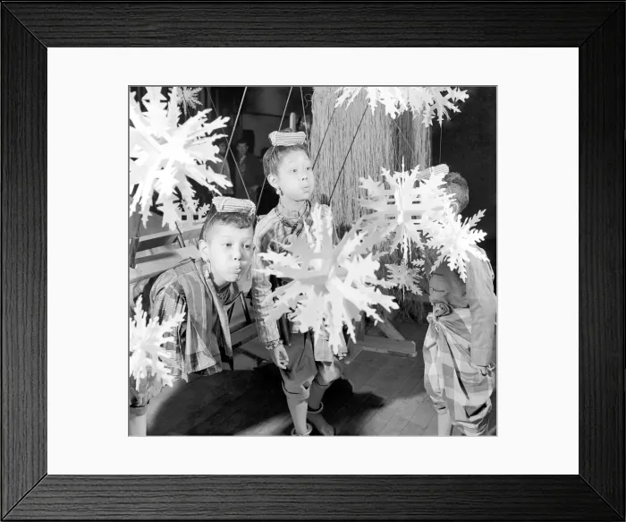 Framed Print : Entertainment: Theatre Children. Children who backstage in the West End production of