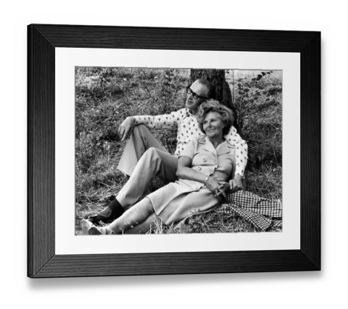 Framed Print : Pictures taken in Regents Park London of models Bill Bird and Ann Martin