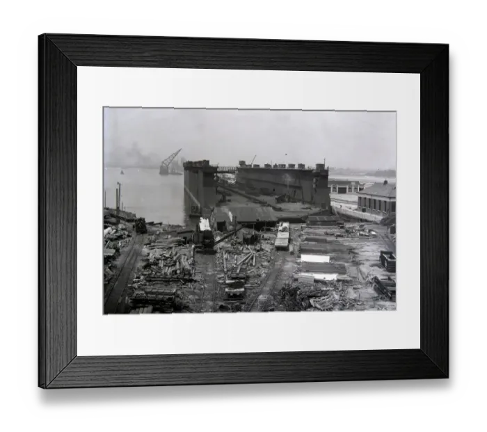 Framed Print : AThe floating dock at Southampton, in a temporary position at the new docks extension Framed Print : AThe floating dock at Southampton, in a temporary position at the new docks extension