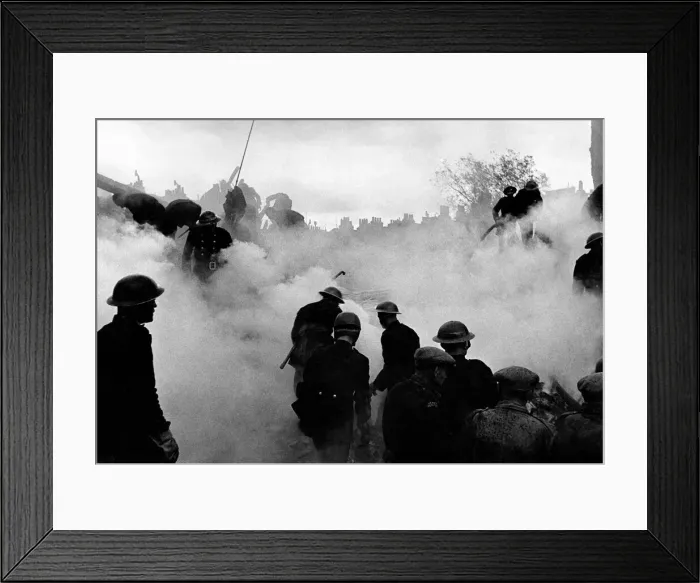 Framed Print : Robot bomb plane falls on dwelling houses and shops Rosebery Avenue