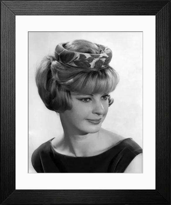 Framed Print : Reveille Fashions: Dawn Chapman. November 1961 P008799 Framed Print : Reveille Fashions: Dawn Chapman. November 1961 P008799