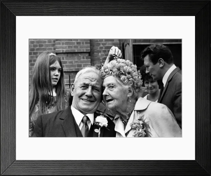 Framed Print : After the ceremony at Leytonstone, Herbert, 78, and his bride Hetty, 92 Framed Print : After the ceremony at Leytonstone, Herbert, 78, and his bride Hetty, 92