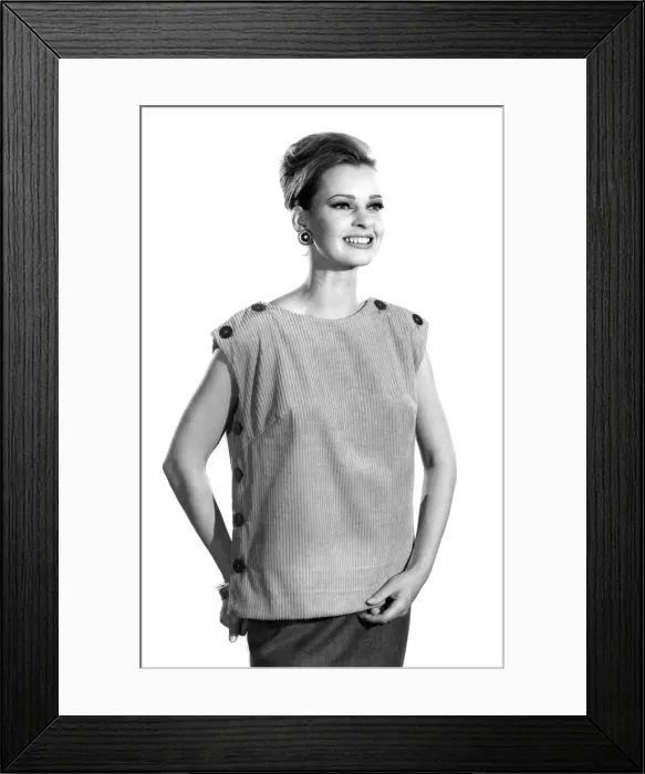 Framed Print : Model Dawn Chapman wearing a sleeveless top. December 1962 P008841