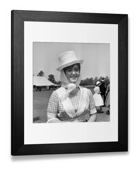 Framed Print : Eton Celebrations. 19 year old Georgina Scott from Chelsea wearing tall hat with silk Framed Print : Eton Celebrations. 19 year old Georgina Scott from Chelsea wearing tall hat with silk