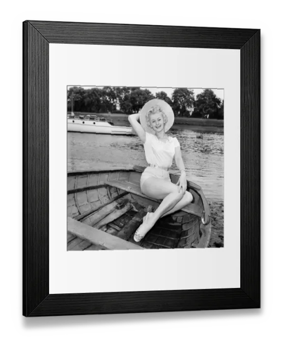 Framed Print : Glamour Orrena Elder, 22 TV. Topper, Dancing Show. M4470-001 Framed Print : Glamour Orrena Elder, 22 TV. Topper, Dancing Show. M4470-001