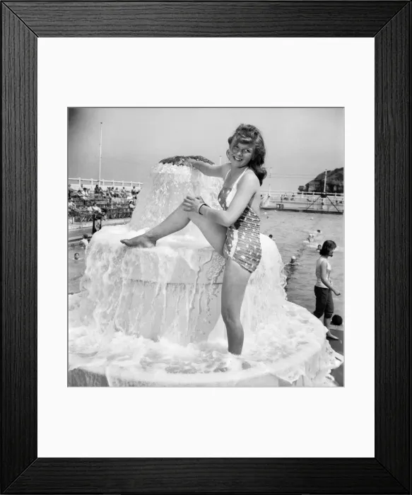 Framed Print : Bank holiday at Tynemouth. Bathing Girls. June 1960 M4320-001 Framed Print : Bank holiday at Tynemouth. Bathing Girls. June 1960 M4320-001