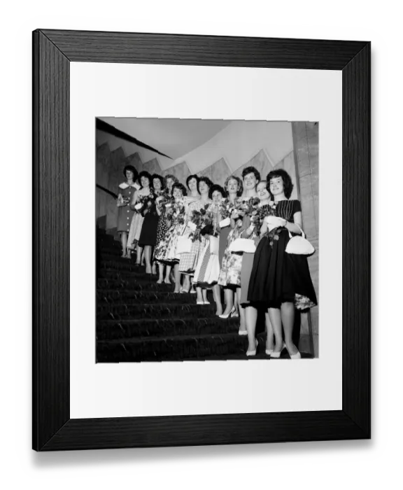 Framed Print : Women at the Strand Palace Hotel. June 1960 M4491-003 Framed Print : Women at the Strand Palace Hotel. June 1960 M4491-003