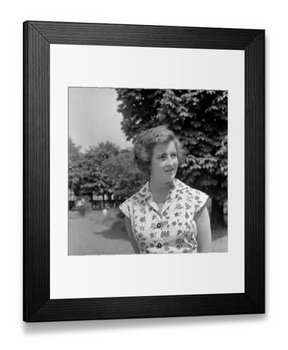 Framed Print : Princess Elizabeth Donata Reuss of Vienna June 1960 M4402-001 Framed Print : Princess Elizabeth Donata Reuss of Vienna June 1960 M4402-001