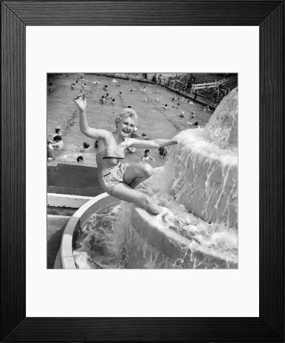 Framed Print : Bank holiday at Tynemouth. Beach Scenes / Bathing Girls / Man with Child. June 1960 M4320-006 Framed Print : Bank holiday at Tynemouth. Beach Scenes / Bathing Girls / Man with Child. June 1960 M4320-006