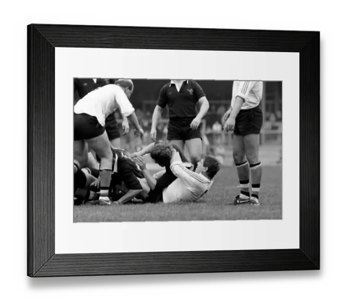 Framed Print : Rugby Union. John Player Cup Final at Twickenham. Bath 25 v Wasps 17. May 1986 PR-12-115