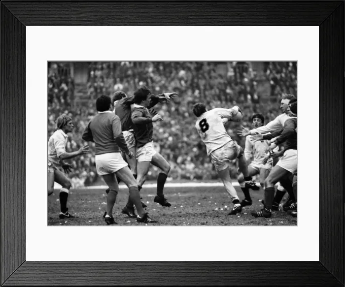 Framed Print : 1986 Five Nations Rugby Union Championship. England v Ireland Framed Print : 1986 Five Nations Rugby Union Championship. England v Ireland