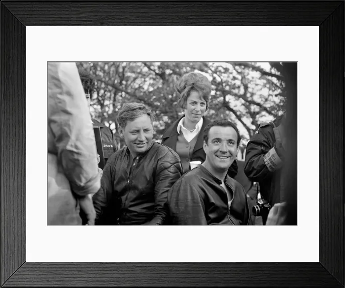 Framed Print : Sport Motorcycling: Isle of Man TT Racing 750 CC Sidecar Class Framed Print : Sport Motorcycling: Isle of Man TT Racing 750 CC Sidecar Class