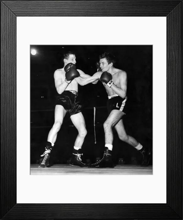 Framed Print : Boxing At Albert Hall. Frankie Tailor v. Phil Lundgren (White Stripre Shorts) Framed Print : Boxing At Albert Hall. Frankie Tailor v. Phil Lundgren (White Stripre Shorts)