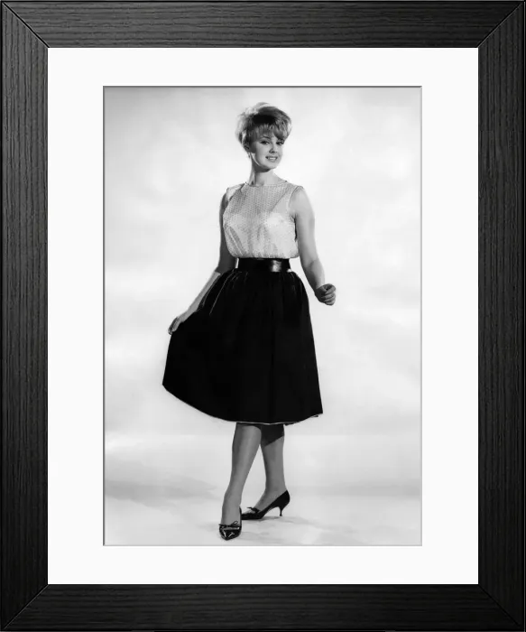 Framed Print : Reveille fashions 1961: Goette Davis. September 1961 P008790 Framed Print : Reveille fashions 1961: Goette Davis. September 1961 P008790